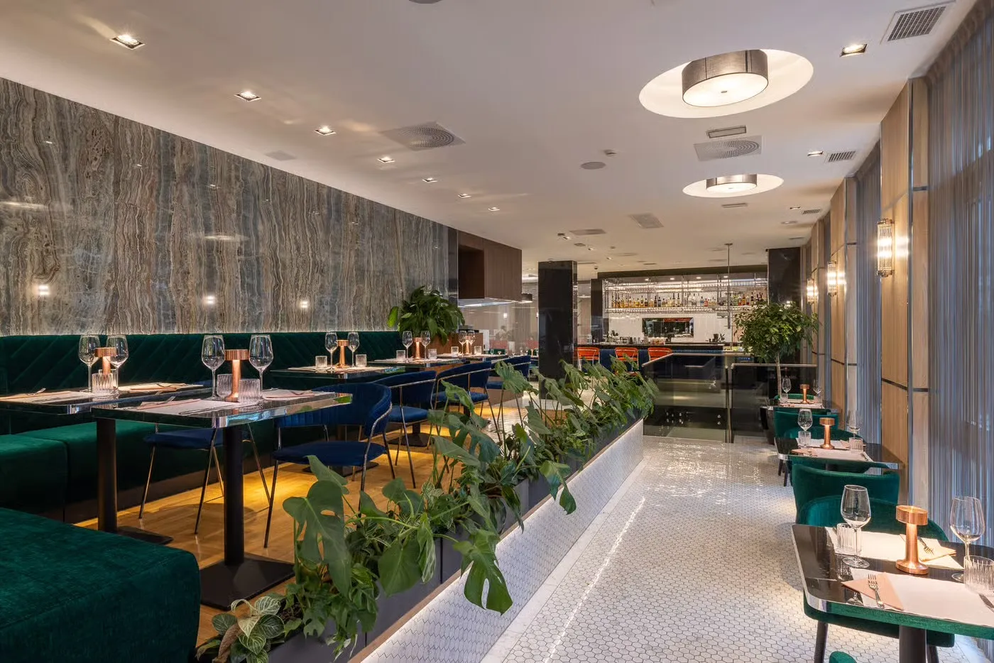 Silver Crown Hotel Bar